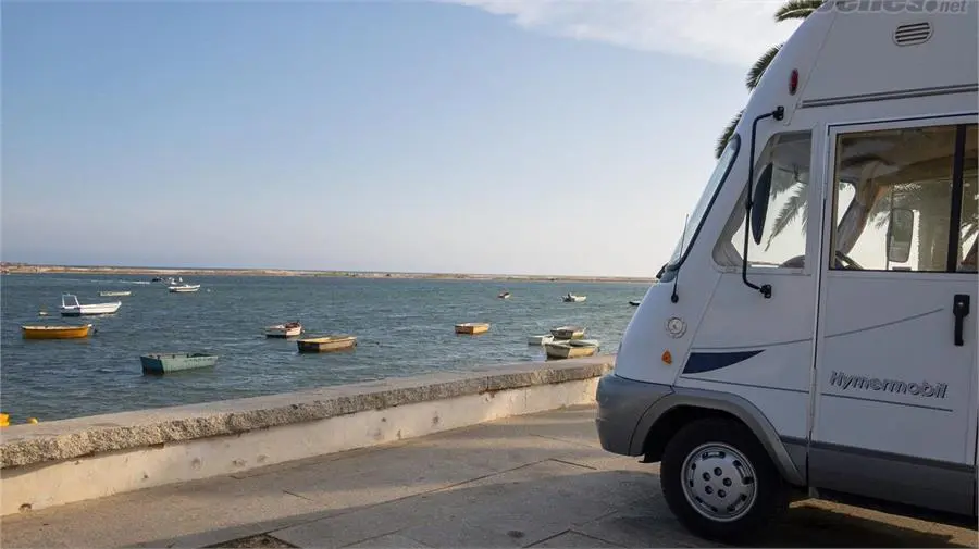 dormir en furgoneta ventilación - Dónde se puede aparcar una furgoneta Camper