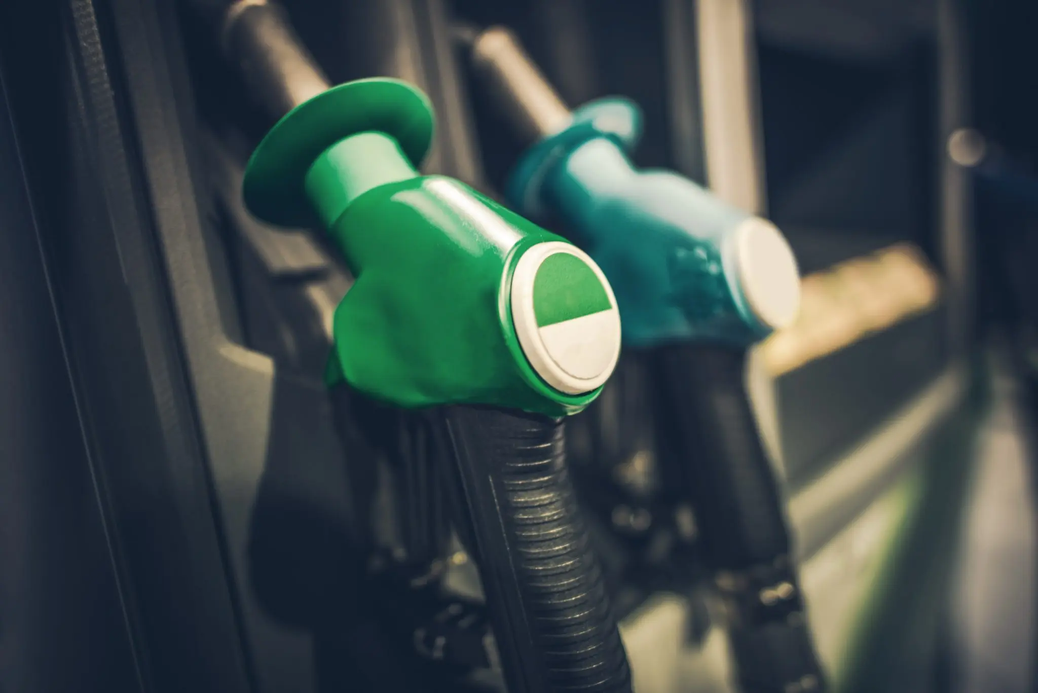 Olor a Gasolina por el Ventilador: Causas y Soluciones - Por qué cuando prendo el aire huele a gasolina huele a bencina por ventilador - Por qué cuando prendo el aire huele a gasolina