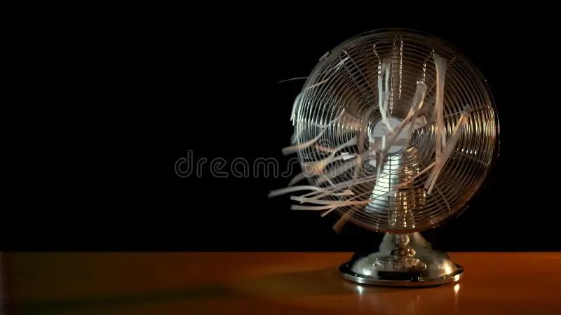 porque los ventiladores tienen tiras de papel - Por qué la gente ata papel a los abanicos