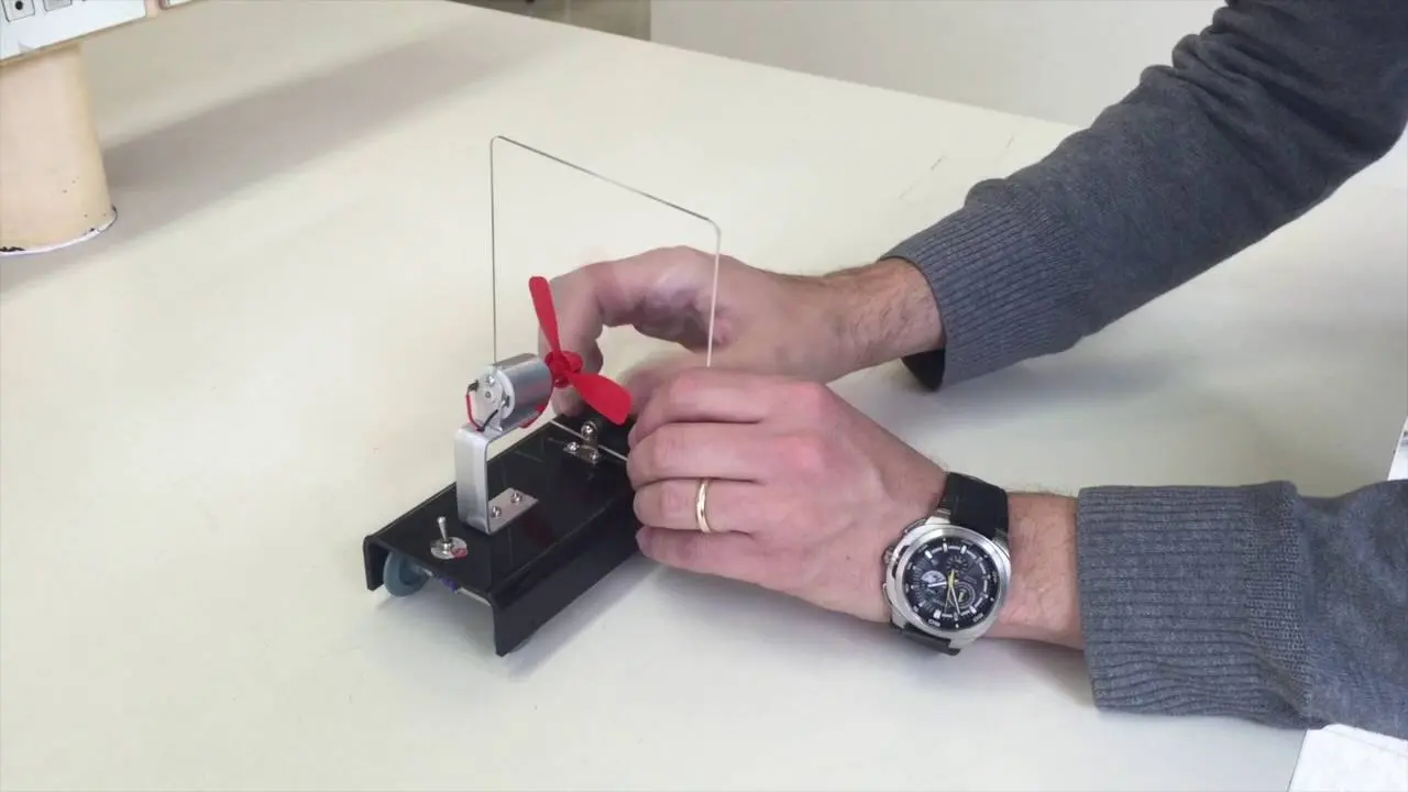 Carrito con Ventilador y Masas: Un Experimento de la Segunda Ley de Newton - Qué experimento se puede hacer con la primera ley de Newton carrito con ventilador y masas - Qué experimento se puede hacer con la primera ley de Newton